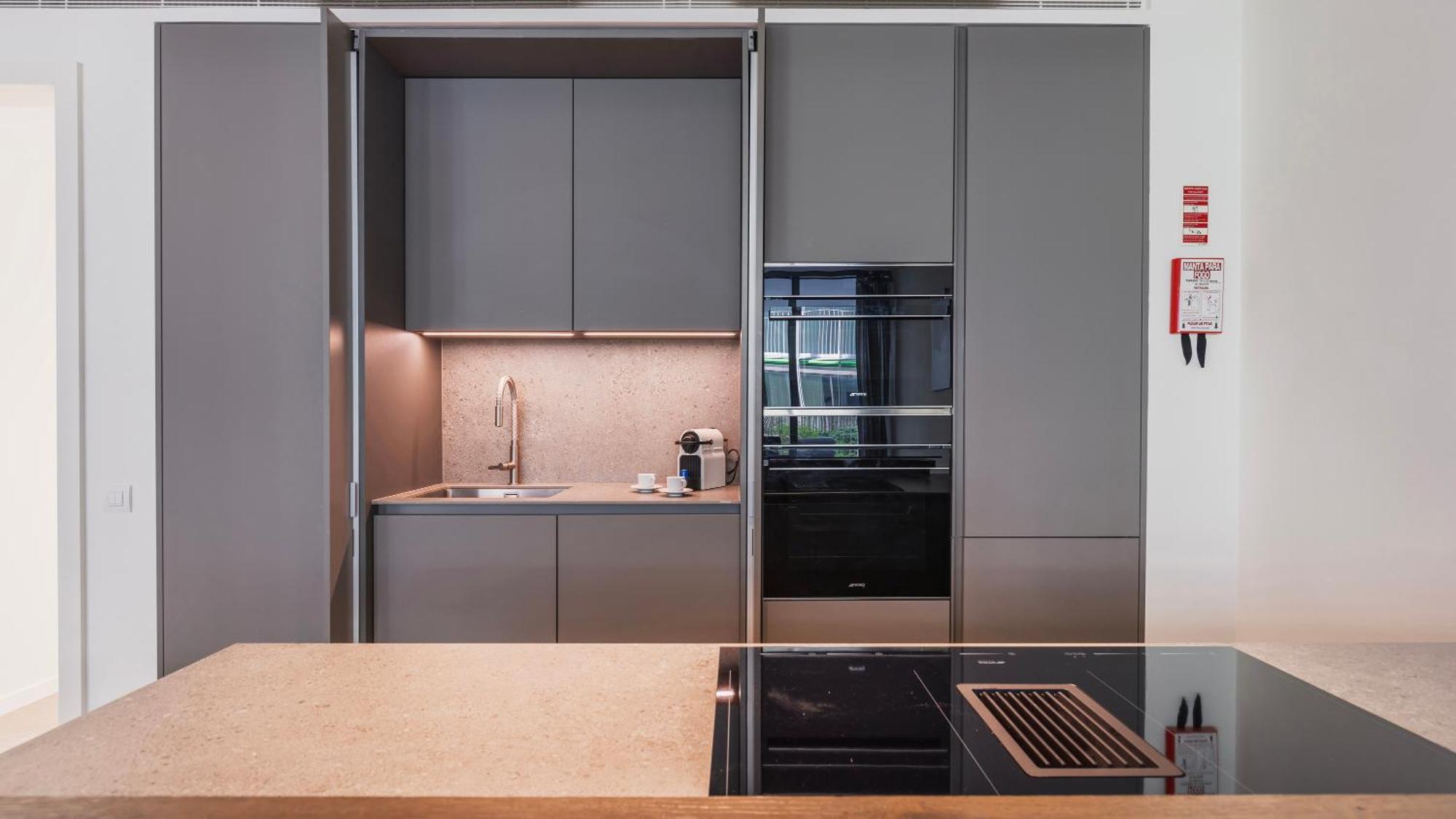 Modern 2bdr With Garage By Lovelystay Lisbon