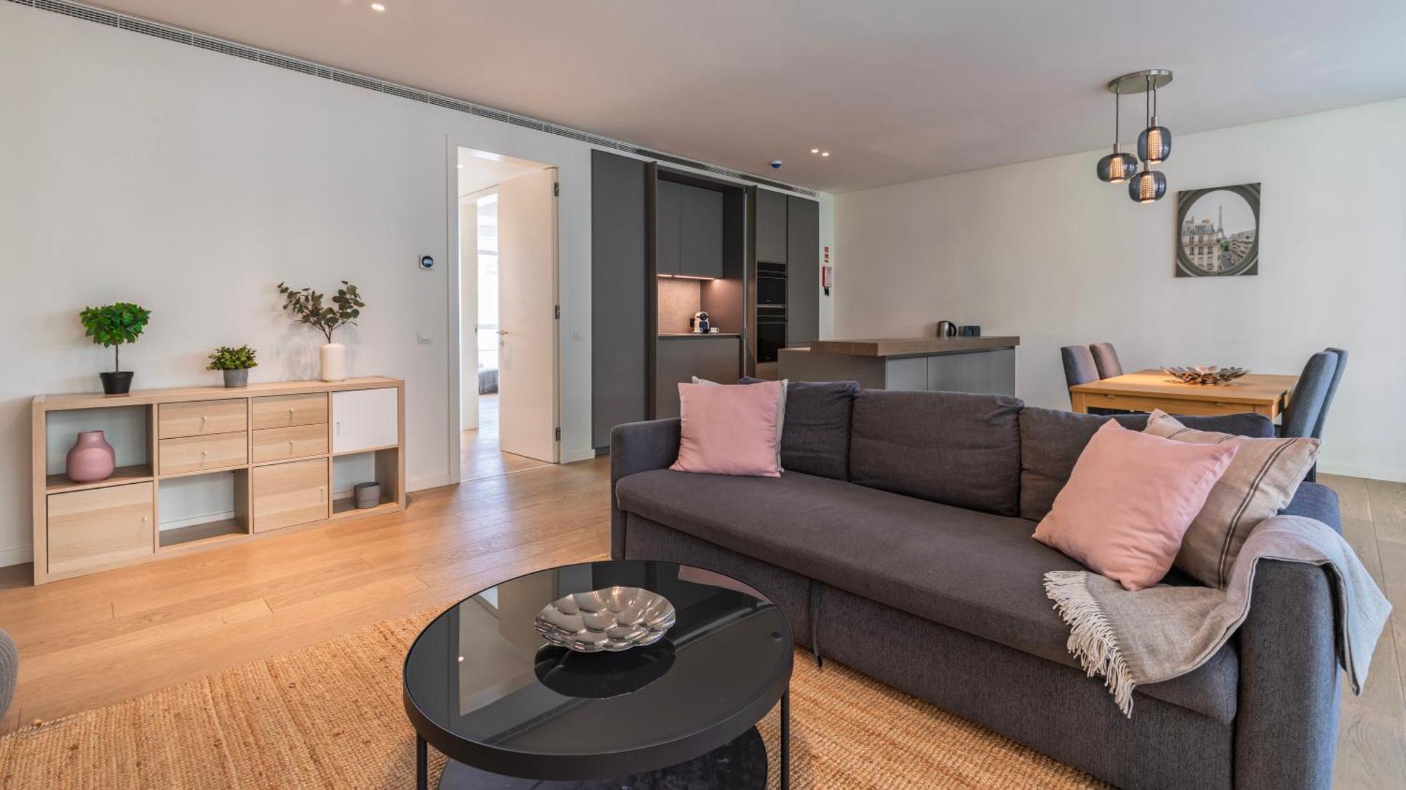Modern 2bdr With Garage By Lovelystay Apartment Lisbon